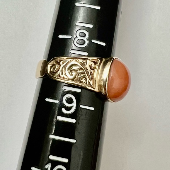 9k Gold Vintage Coral Ring with Matching 14k Coral Pendant - Picture 10 of 16